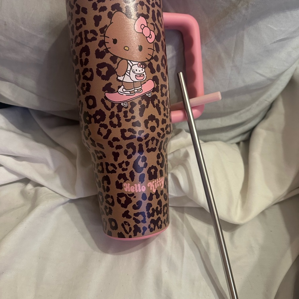 Hello Kitty Leopard Print Tumbler with Straw